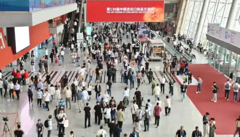 क्यान्टन फेयरमा, क्वाङगोङ मेसिनरी कं, लिमिटेडले आफ्नो शक्तिका साथ विदेशी ग्राहकहरूको मन जित्यो।